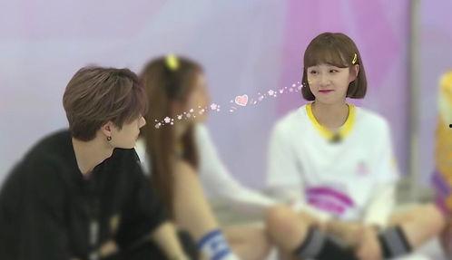 娱乐吃瓜菌恋爱,甜蜜瓜田里的浪漫邂逅